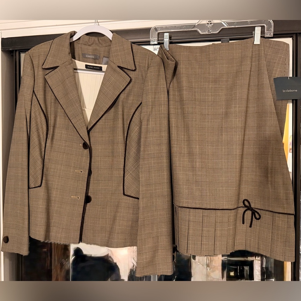 Valerie Stevens Tan Plaid Skirt Suit with Contrast Piping